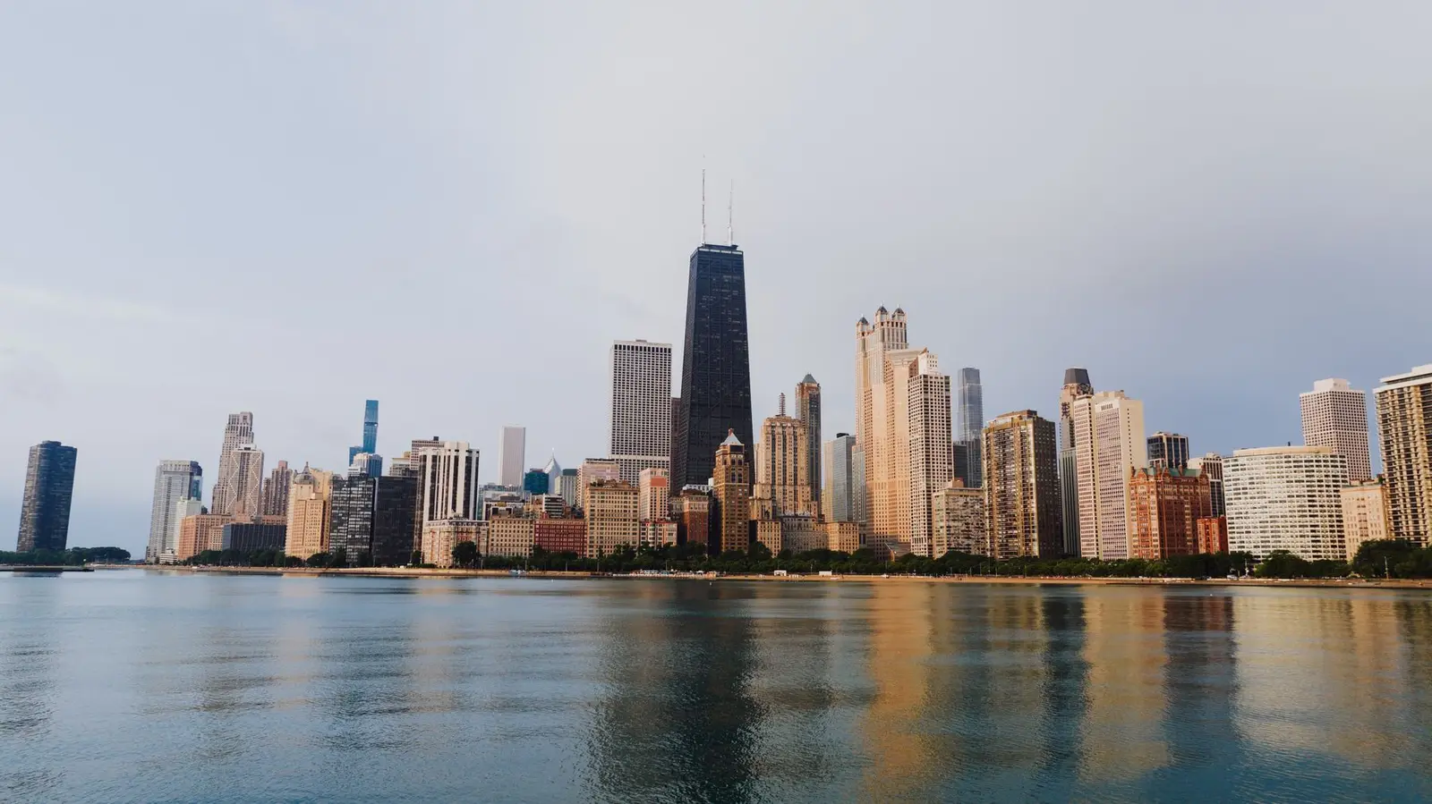 Chicago skyline at dusk. Chicago, Illinois